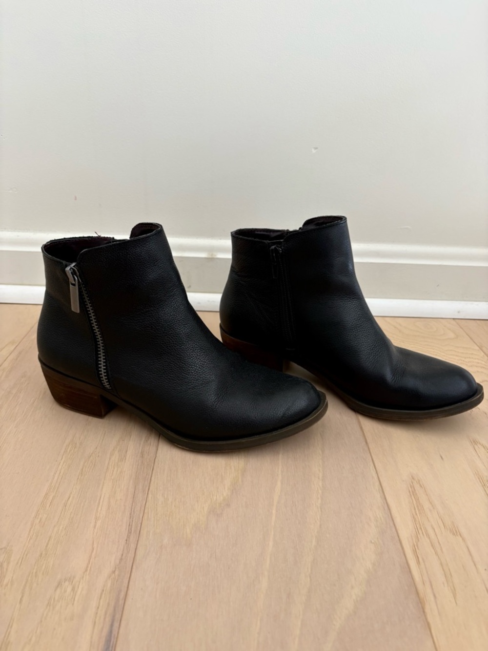 Kensie Black Leather Ankle Booties with Side Zip
